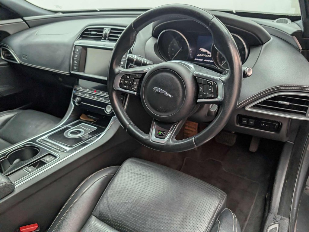 Used 2015 15 JAGUAR XE 2.0 XE R-Sport i Auto 4dr CLICK & COLLECT/ HOME DELIVERY