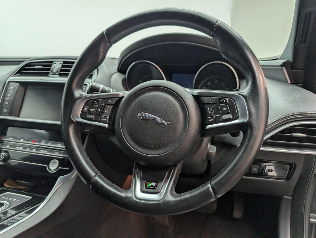 Used 2015 15 JAGUAR XE 2.0 XE R-Sport i Auto 4dr CLICK & COLLECT/ HOME DELIVERY