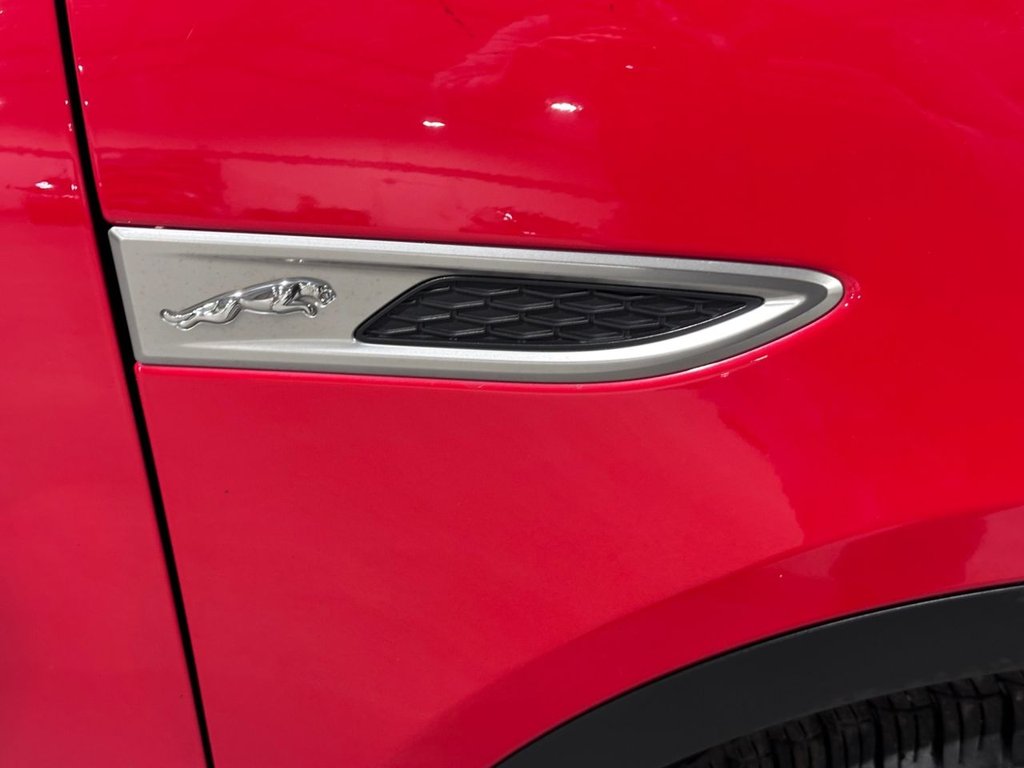 USED 2022 22 JAGUAR E-PACE 2.0 D165 R-Dynamic SUV 5dr Diesel Manual Euro 6 (s/s) (163 ps) 