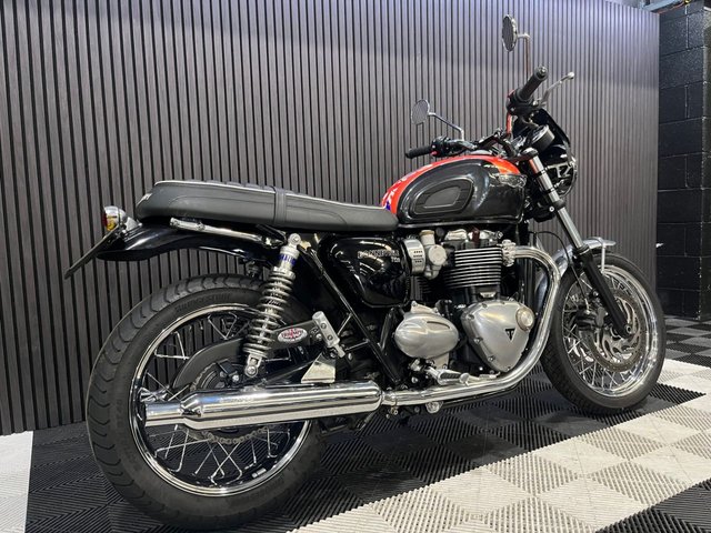 View our TRIUMPH BONNEVILLE T120