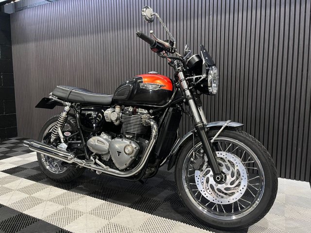 View our TRIUMPH BONNEVILLE T120