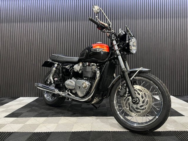 View our TRIUMPH BONNEVILLE T120