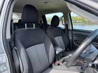 USED 2020 70 MITSUBISHI L200 2.2 DI-D DC 4Life Pickup Double Cab 4dr Diesel Manual 4WD Euro 6 (s/s) (150 ps) **4WD**6-SPEED MANUAL**LOW MILAGE**REAR CANOPY**