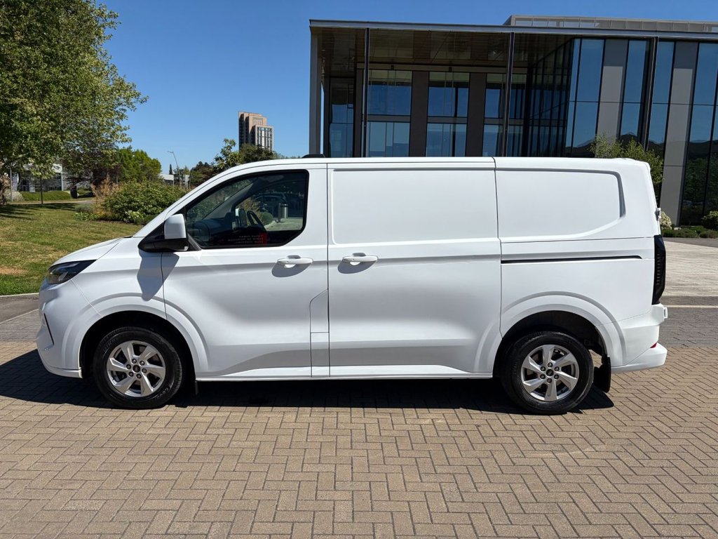 USED 2024 24 FORD TRANSIT CUSTOM 280 LIMITED 2.0EcoBlue EU6 S/S L1 H1 135ps *NEW SHAPE*A/C*SENSORS*ALLOYS*KEYELSS ENTRY AND START*HEAT PACK*E/PACK* LIMITED-EU6-L1-EXCELLENT SPEC