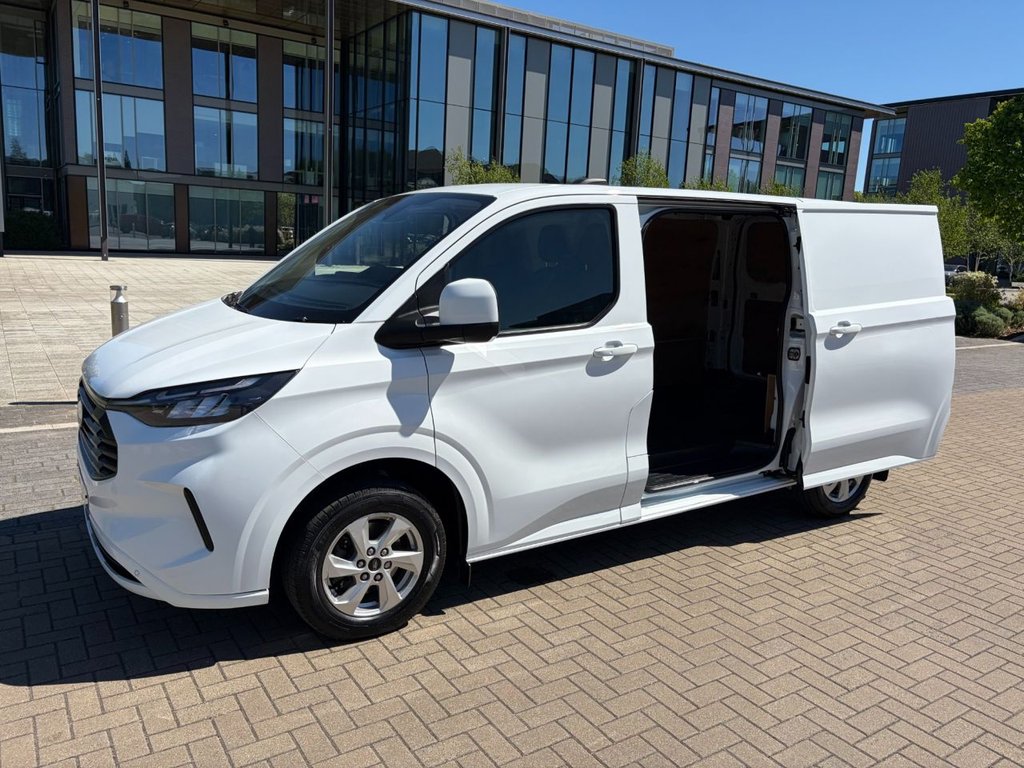 USED 2024 24 FORD TRANSIT CUSTOM 280 LIMITED 2.0EcoBlue EU6 S/S L1 H1 135ps *NEW SHAPE*A/C*SENSORS*ALLOYS*KEYELSS ENTRY AND START*HEAT PACK*E/PACK* LIMITED-EU6-L1-EXCELLENT SPEC