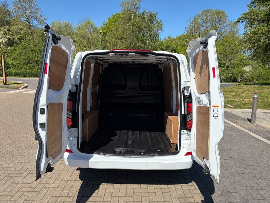 USED 2024 24 FORD TRANSIT CUSTOM 280 LIMITED 2.0EcoBlue EU6 S/S L1 H1 135ps *NEW SHAPE*A/C*SENSORS*ALLOYS*KEYELSS ENTRY AND START*HEAT PACK*E/PACK* LIMITED-EU6-L1-EXCELLENT SPEC