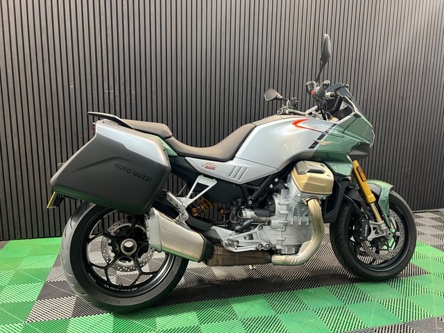View our MOTO GUZZI V100 MANDELLO