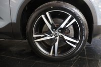 USED 2020 69 VOLVO XC40 1.5h T5 Twin Engine 10.7kWh R-Design 5dr Auto (19