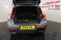 USED 2020 69 VOLVO XC40 1.5h T5 Twin Engine 10.7kWh R-Design 5dr Auto (19