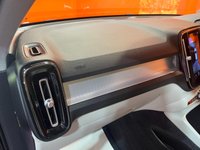 USED 2019 19 VOLVO XC40 2.0 D3 Momentum SUV 5dr Diesel Auto Euro 6 (s/s) (150 ps) Over &pound;6000 Extras. HUGE Spec