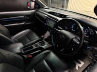 USED 2021 21 TOYOTA HI-LUX 2.8 D-4D Invincible X Pickup Double Cab 4dr Diesel Auto 4WD Euro 6 (s/s) (204 ps) 