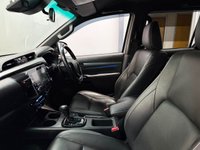 USED 2021 21 TOYOTA HI-LUX 2.8 D-4D Invincible X Pickup Double Cab 4dr Diesel Auto 4WD Euro 6 (s/s) (204 ps) 