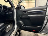 USED 2021 21 TOYOTA HI-LUX 2.8 D-4D Invincible X Pickup Double Cab 4dr Diesel Auto 4WD Euro 6 (s/s) (204 ps) 