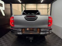 USED 2021 21 TOYOTA HI-LUX 2.8 D-4D Invincible X Pickup Double Cab 4dr Diesel Auto 4WD Euro 6 (s/s) (204 ps) 