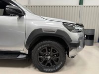 USED 2021 21 TOYOTA HI-LUX 2.8 D-4D Invincible X Pickup Double Cab 4dr Diesel Auto 4WD Euro 6 (s/s) (204 ps) 