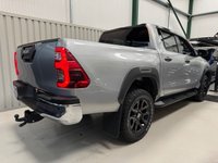 USED 2021 21 TOYOTA HI-LUX 2.8 D-4D Invincible X Pickup Double Cab 4dr Diesel Auto 4WD Euro 6 (s/s) (204 ps) 