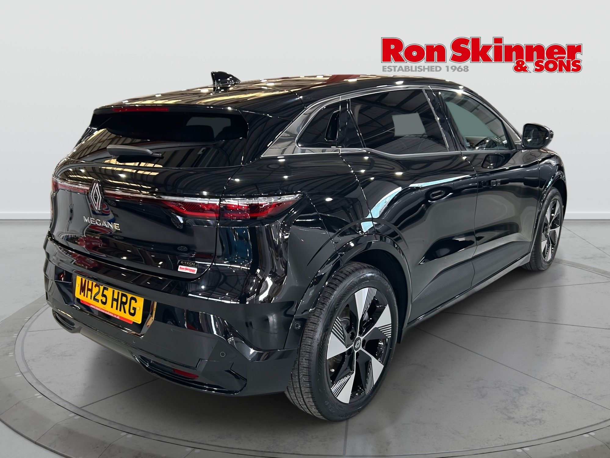 USED 2025 25 RENAULT MEGANE E-TECH comfort range 60kWh techno Hatchback 5dr Electric Auto (11kW Charger) (220 ps) 