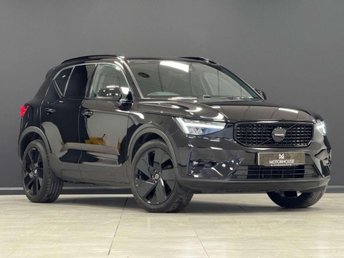2025 VOLVO XC40