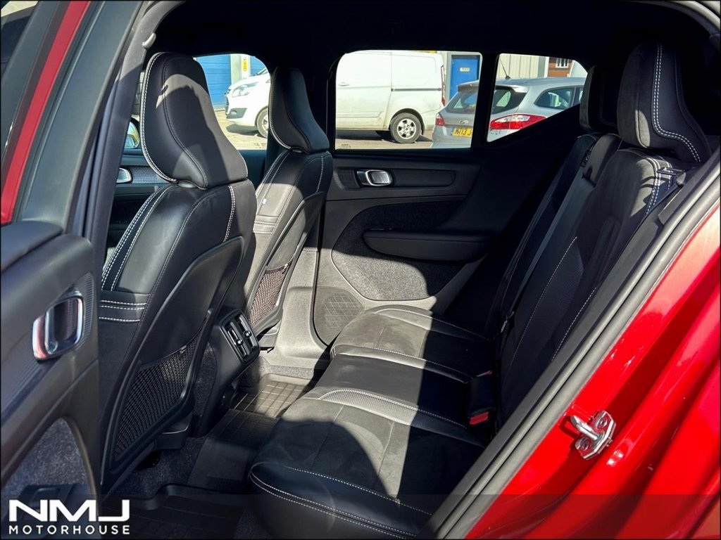 USED 2019 19 VOLVO XC40 2.0 T4 R-Design Auto AWD Euro 6 (s/s) 5dr 9.9%APR LOW MILEAGE Â£4K EXTRAS