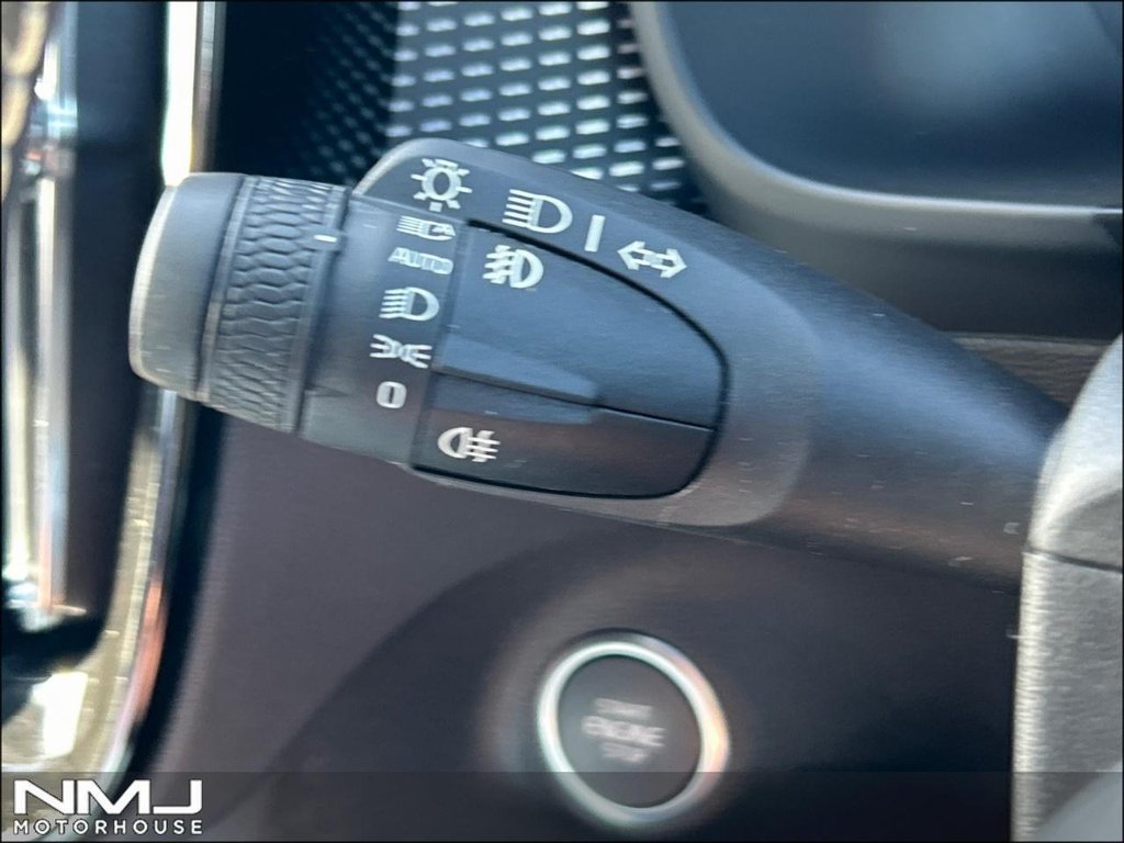 USED 2019 19 VOLVO XC40 2.0 T4 R-Design Auto AWD Euro 6 (s/s) 5dr 9.9%APR LOW MILEAGE Â£4K EXTRAS