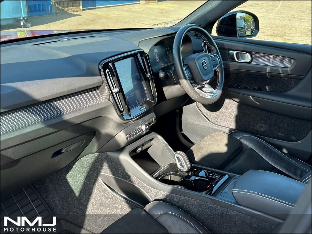 USED 2019 19 VOLVO XC40 2.0 T4 R-Design Auto AWD Euro 6 (s/s) 5dr 9.9%APR LOW MILEAGE Â£4K EXTRAS