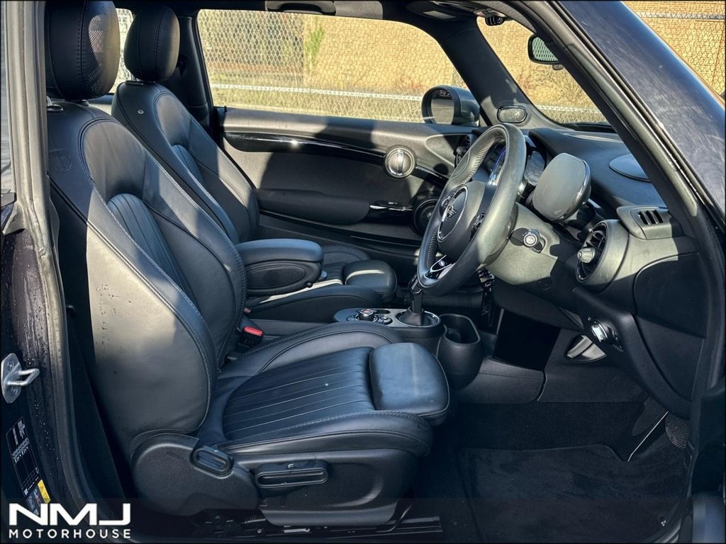 USED 2021 21 MINI Electric Hatch Cooper SE 32.6kWh Level 3 Auto 3dr 9.9%APR PAN ROOF HARMAN KARDON