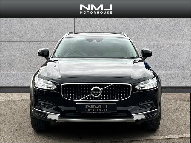 View our VOLVO V90 Cross Country