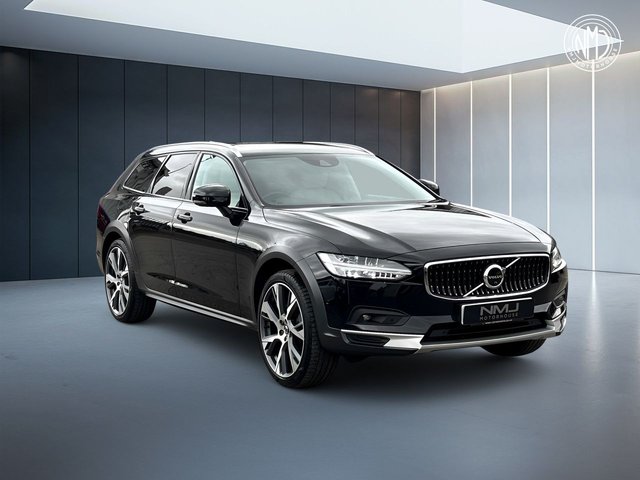 View our VOLVO V90 Cross Country