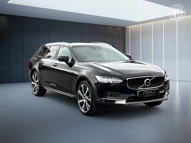 View our VOLVO V90 Cross Country