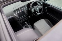 USED 2017 17 VOLKSWAGEN TIGUAN 2.0 TDI BlueMotion Tech R-Line SUV 5dr Diesel DSG Euro 6 (s/s) (150 ps) 