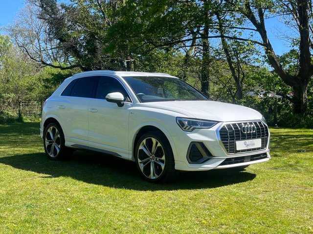 View our AUDI Q3