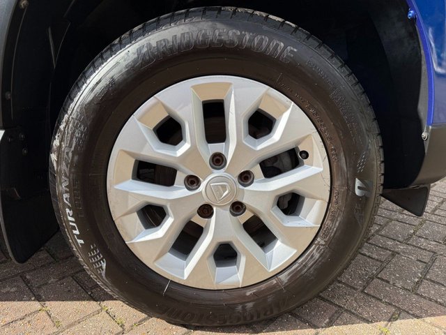 View our DACIA DUSTER