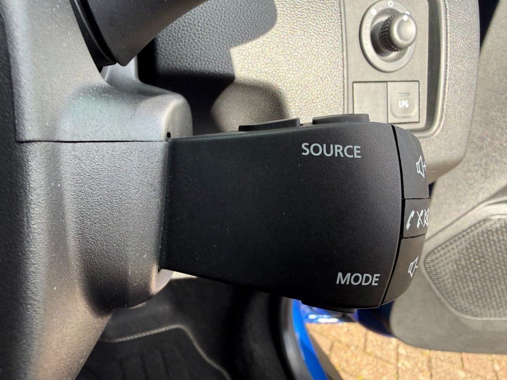 USED 2023 72 DACIA DUSTER 1.0 TCe Comfort SUV 5dr Bi Fuel Manual Euro 6 (s/s) (100 ps) 