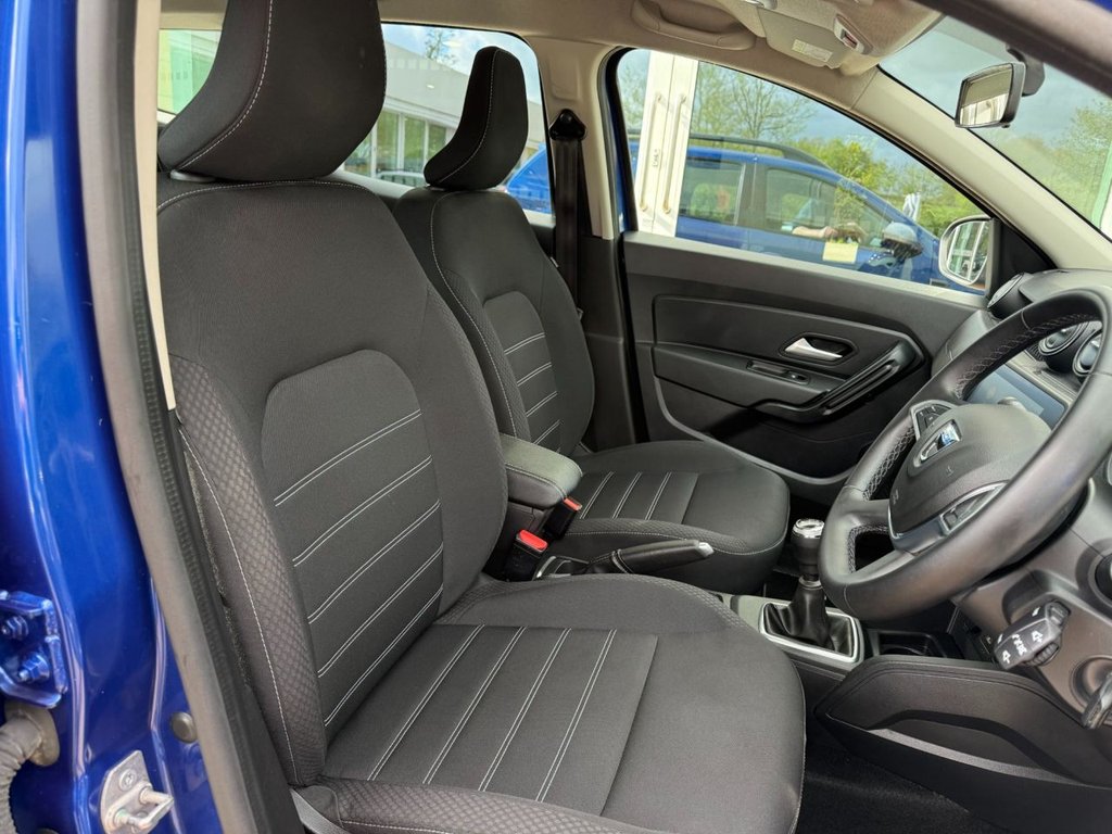 USED 2023 72 DACIA DUSTER 1.0 TCe Comfort SUV 5dr Bi Fuel Manual Euro 6 (s/s) (100 ps) 