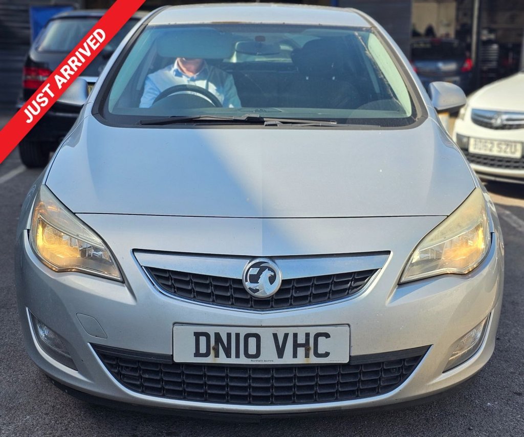 2010 Vauxhall Astra 1.6 Exclusiv (113bhp) Hatchback 5d Auto