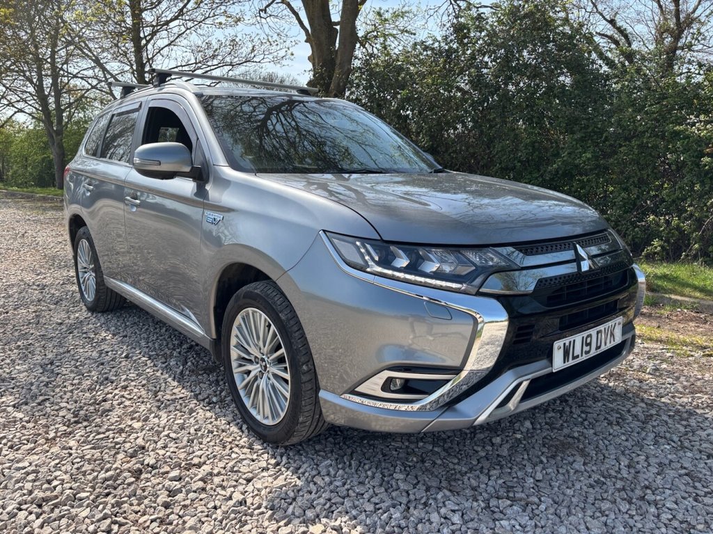 USED 2019 19 MITSUBISHI OUTLANDER 2.4h TwinMotor 13.8kWh 4h SUV 5dr Petrol Plug-in Hybrid CVT 4WD Euro 6 (s/s) (209 ps) &pound;ZERO DEPOSIT FINANCE