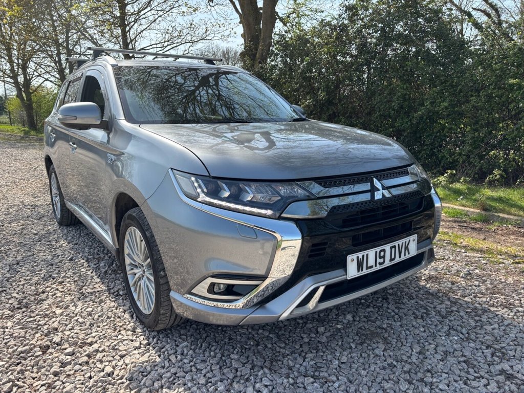 USED 2019 19 MITSUBISHI OUTLANDER 2.4h TwinMotor 13.8kWh 4h SUV 5dr Petrol Plug-in Hybrid CVT 4WD Euro 6 (s/s) (209 ps) &pound;ZERO DEPOSIT FINANCE