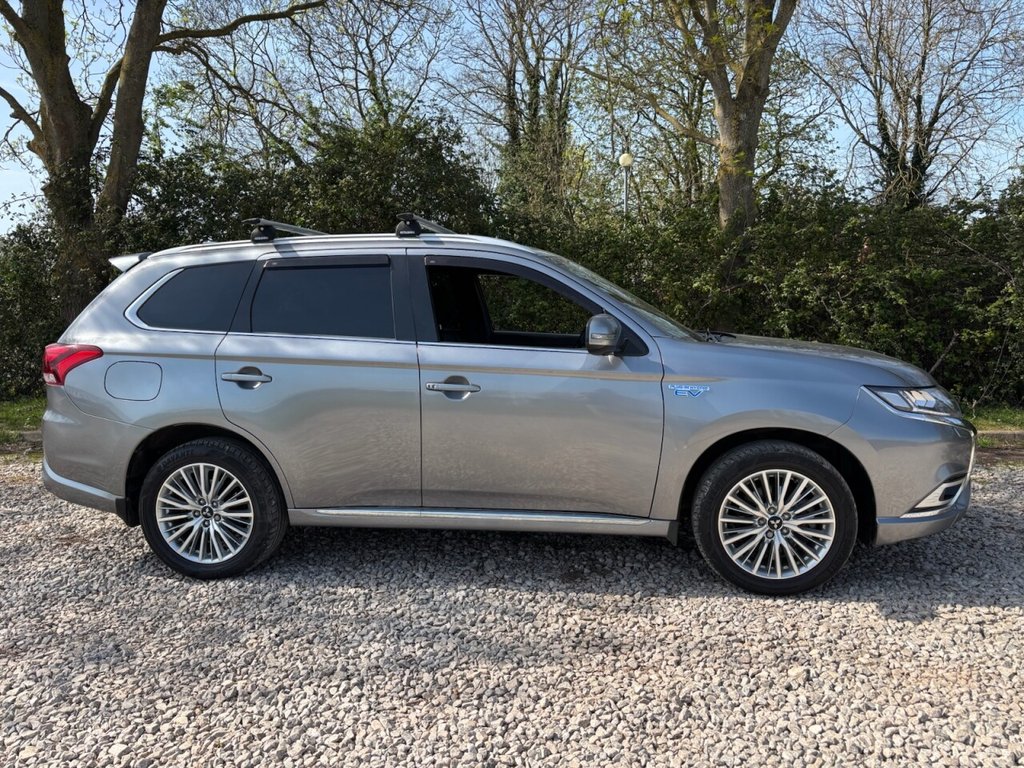USED 2019 19 MITSUBISHI OUTLANDER 2.4h TwinMotor 13.8kWh 4h SUV 5dr Petrol Plug-in Hybrid CVT 4WD Euro 6 (s/s) (209 ps) &pound;ZERO DEPOSIT FINANCE