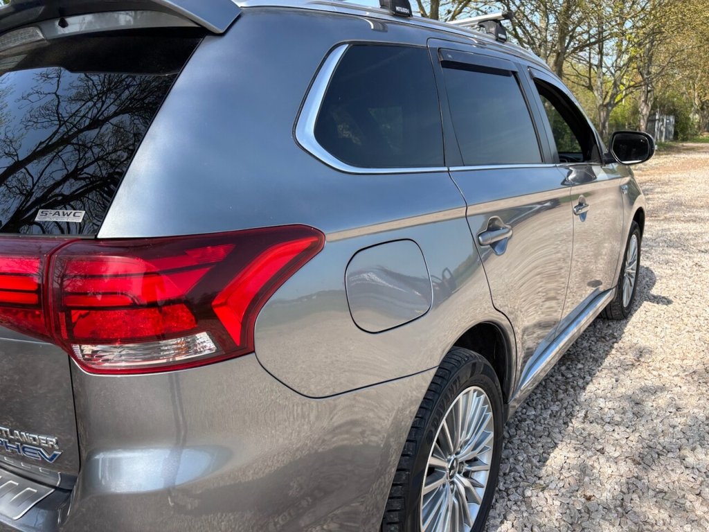 USED 2019 19 MITSUBISHI OUTLANDER 2.4h TwinMotor 13.8kWh 4h SUV 5dr Petrol Plug-in Hybrid CVT 4WD Euro 6 (s/s) (209 ps) &pound;ZERO DEPOSIT FINANCE