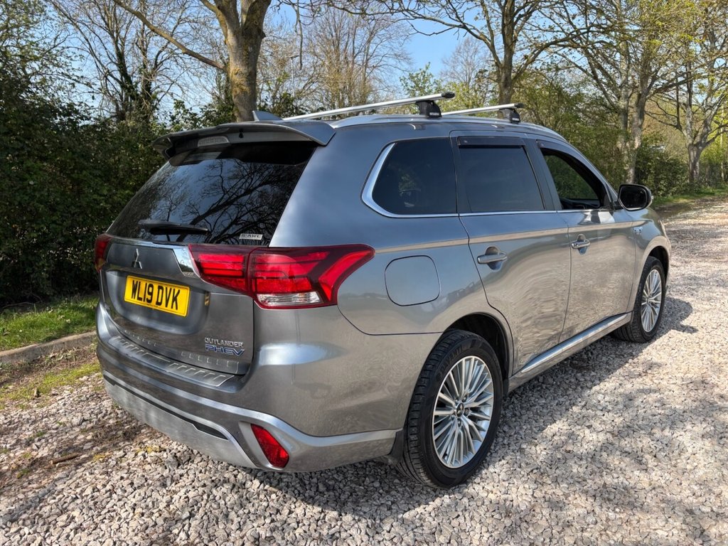 USED 2019 19 MITSUBISHI OUTLANDER 2.4h TwinMotor 13.8kWh 4h SUV 5dr Petrol Plug-in Hybrid CVT 4WD Euro 6 (s/s) (209 ps) &pound;ZERO DEPOSIT FINANCE