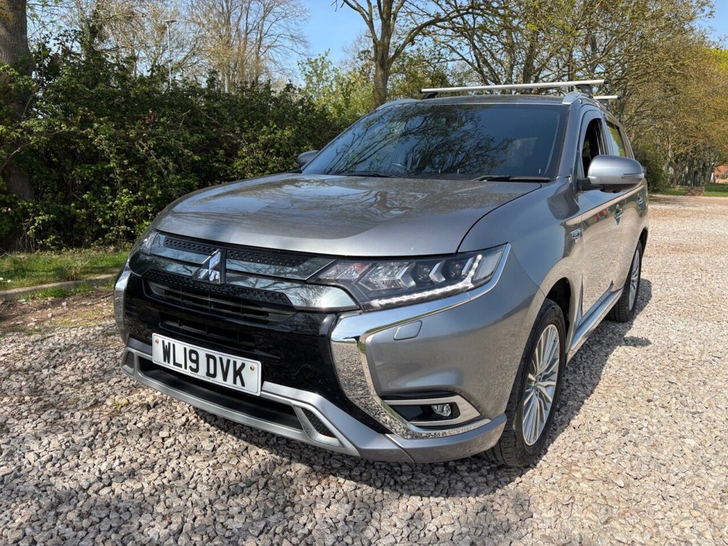 USED 2019 19 MITSUBISHI OUTLANDER 2.4h TwinMotor 13.8kWh 4h SUV 5dr Petrol Plug-in Hybrid CVT 4WD Euro 6 (s/s) (209 ps) &pound;ZERO DEPOSIT FINANCE