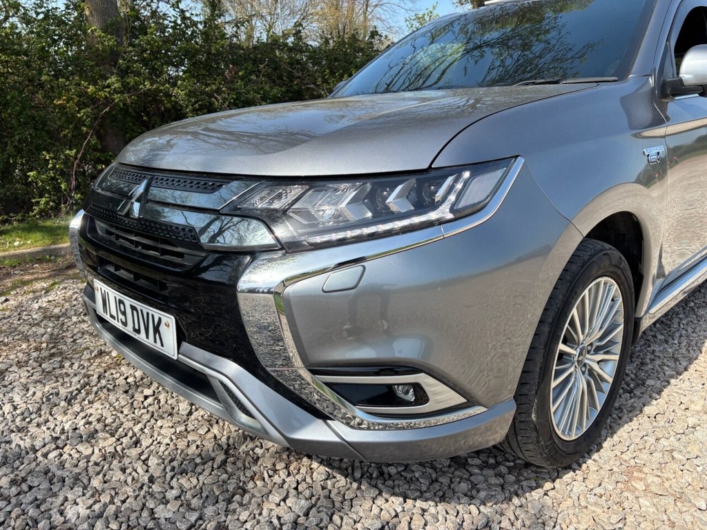 USED 2019 19 MITSUBISHI OUTLANDER 2.4h TwinMotor 13.8kWh 4h SUV 5dr Petrol Plug-in Hybrid CVT 4WD Euro 6 (s/s) (209 ps) &pound;ZERO DEPOSIT FINANCE