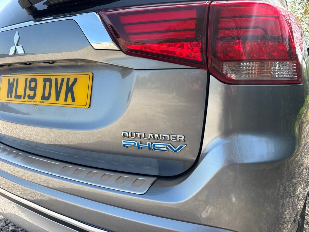 USED 2019 19 MITSUBISHI OUTLANDER 2.4h TwinMotor 13.8kWh 4h SUV 5dr Petrol Plug-in Hybrid CVT 4WD Euro 6 (s/s) (209 ps) &pound;ZERO DEPOSIT FINANCE