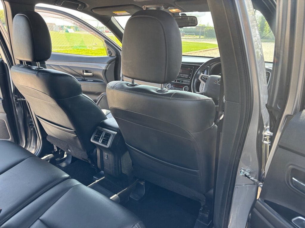 USED 2019 19 MITSUBISHI OUTLANDER 2.4h TwinMotor 13.8kWh 4h SUV 5dr Petrol Plug-in Hybrid CVT 4WD Euro 6 (s/s) (209 ps) &pound;ZERO DEPOSIT FINANCE
