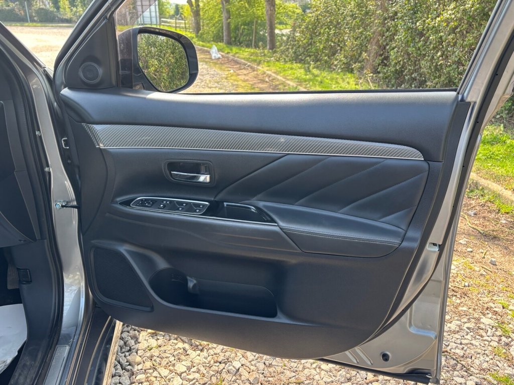 USED 2019 19 MITSUBISHI OUTLANDER 2.4h TwinMotor 13.8kWh 4h SUV 5dr Petrol Plug-in Hybrid CVT 4WD Euro 6 (s/s) (209 ps) &pound;ZERO DEPOSIT FINANCE