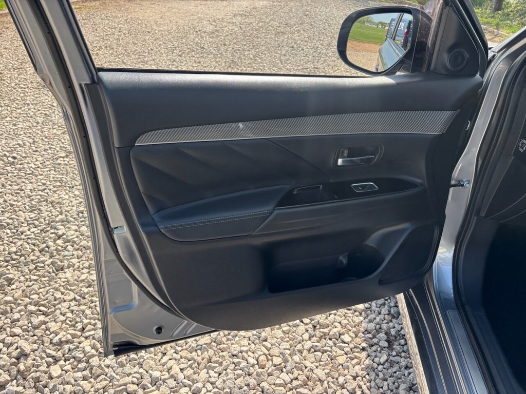 USED 2019 19 MITSUBISHI OUTLANDER 2.4h TwinMotor 13.8kWh 4h SUV 5dr Petrol Plug-in Hybrid CVT 4WD Euro 6 (s/s) (209 ps) &pound;ZERO DEPOSIT FINANCE