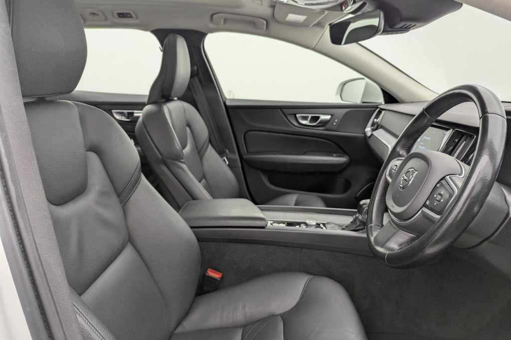 USED 2020 20 VOLVO V60 2.0 D3 Momentum Plus Estate 5dr Diesel Auto Euro 6 (s/s) (150 ps) Sat Nav, Heated Screen,Sensors