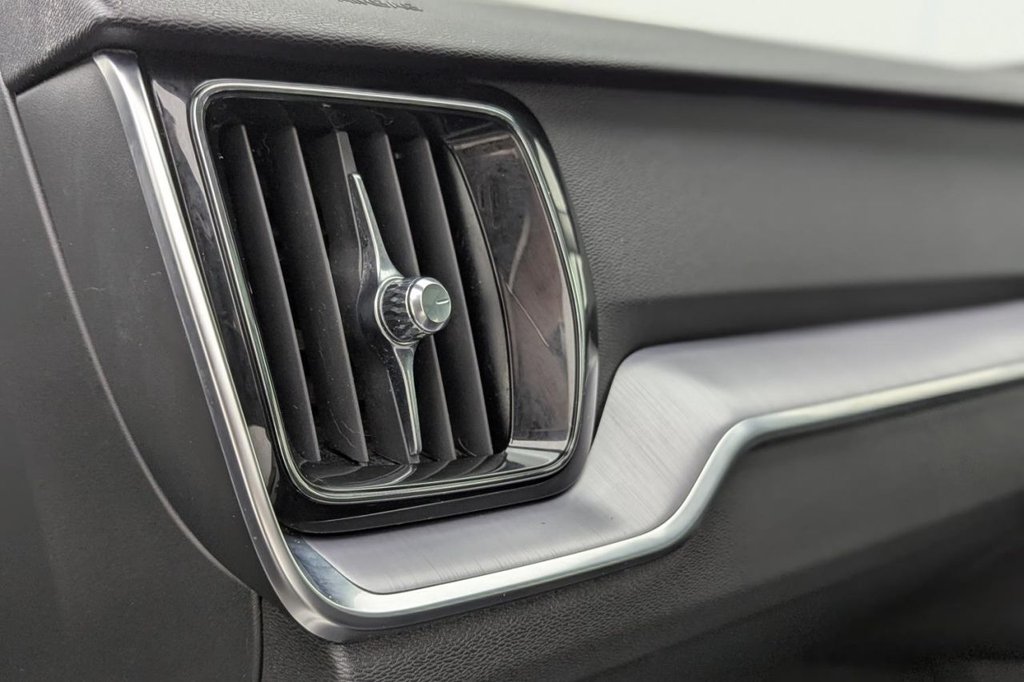 USED 2020 20 VOLVO V60 2.0 D3 Momentum Plus Estate 5dr Diesel Auto Euro 6 (s/s) (150 ps) Sat Nav, Heated Screen,Sensors