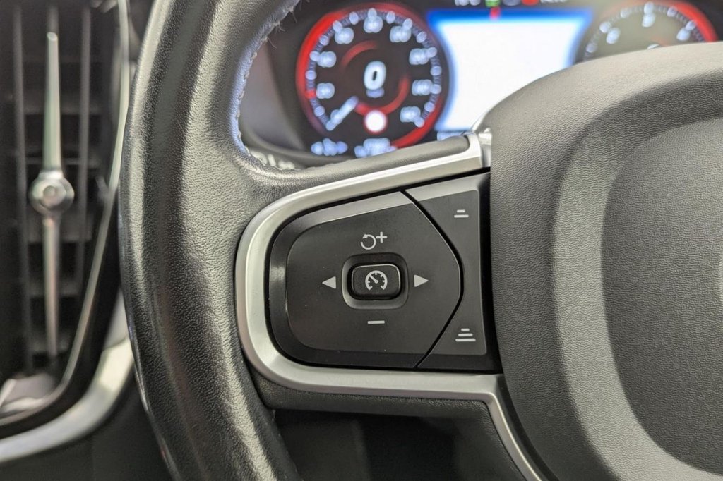 USED 2020 20 VOLVO V60 2.0 D3 Momentum Plus Estate 5dr Diesel Auto Euro 6 (s/s) (150 ps) Sat Nav, Heated Screen,Sensors