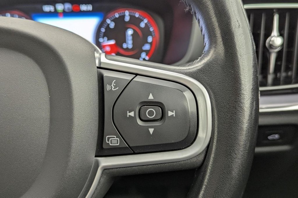 USED 2020 20 VOLVO V60 2.0 D3 Momentum Plus Estate 5dr Diesel Auto Euro 6 (s/s) (150 ps) Sat Nav, Heated Screen,Sensors
